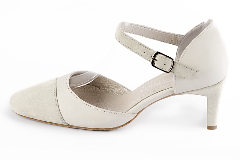Off white women's open side shoes, with an instep strap. Round toe. Medium comma heels. Profile view - Florence KOOIJMAN